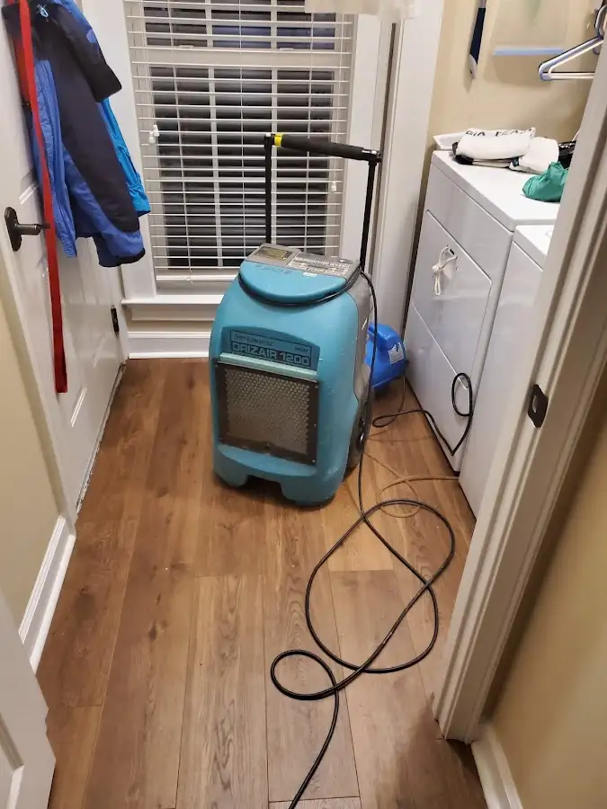 Commercial dehumidifier deployed for Crawl Space Restoration in Shepherdsville